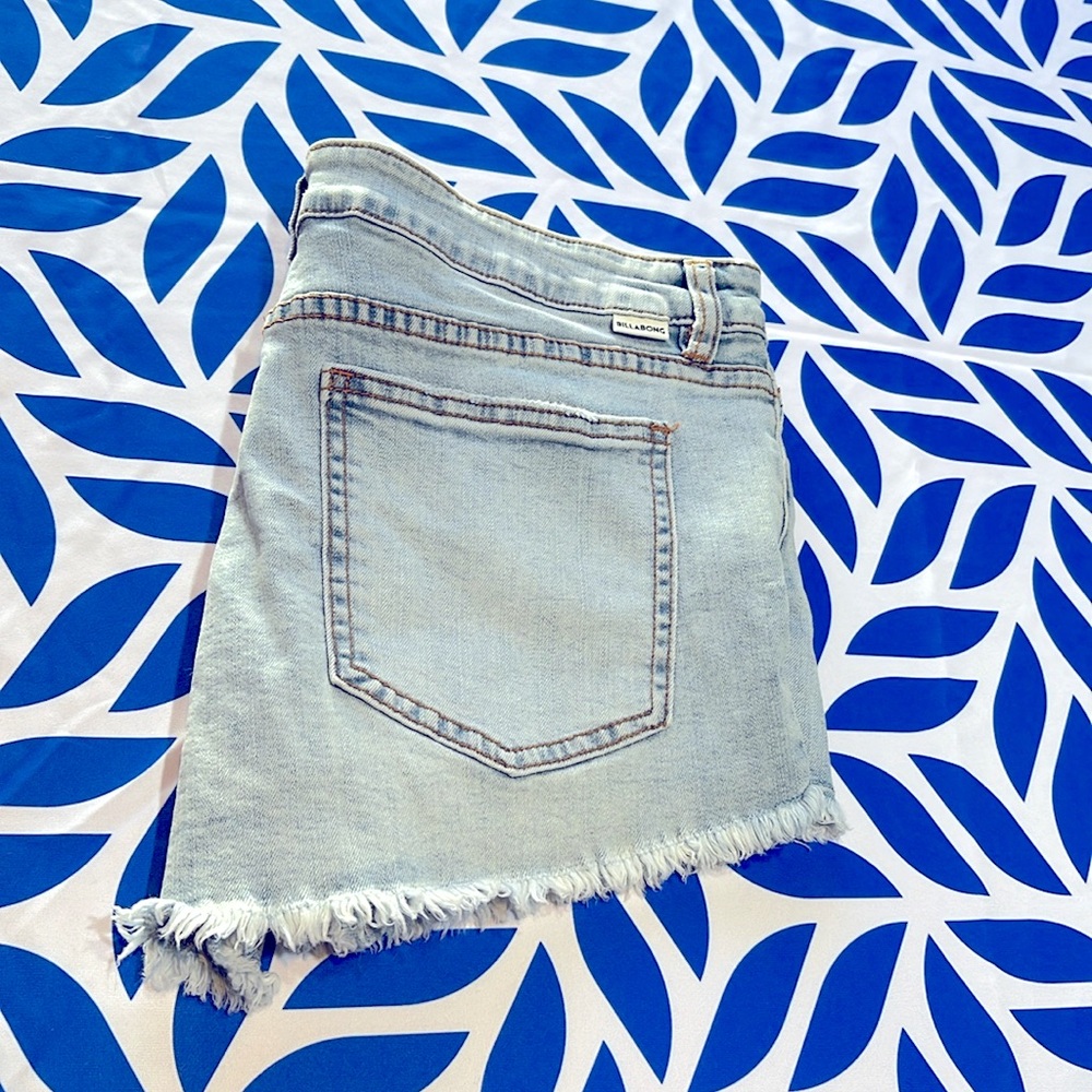 New Billabong shorts